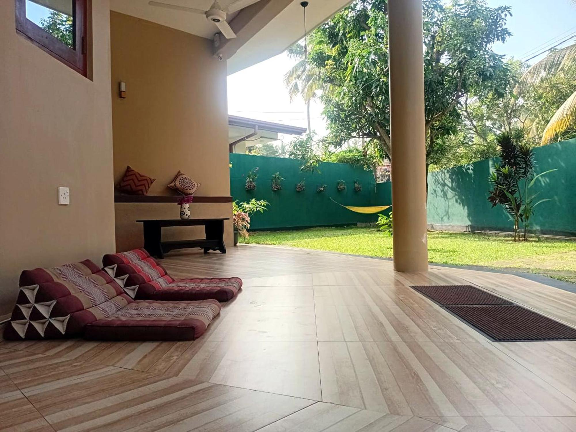 Guesthouse Dilush بيروفالا المظهر الخارجي الصورة